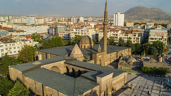 26 Temmuz 2023 Çarşamba günü Kayseri ilimizde namaz vakitleri