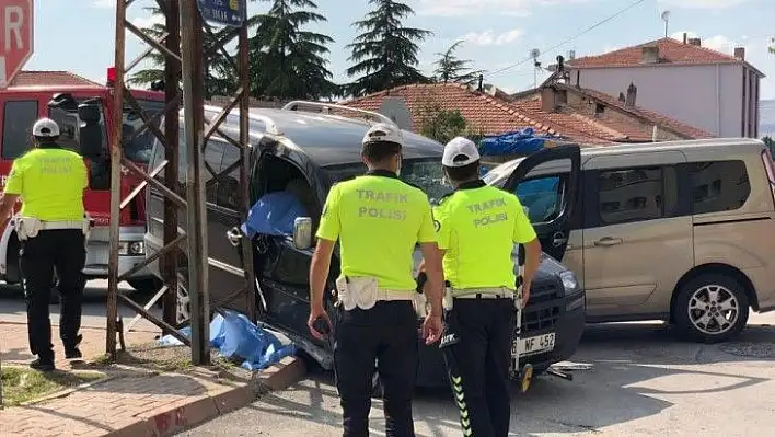 3 günlük evli çifti trafik kazası ayırdı