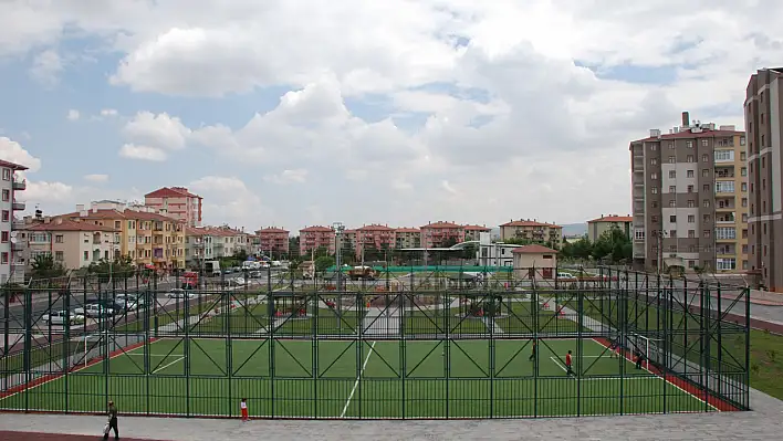 4 mahalleye futbol sahası yapılacak