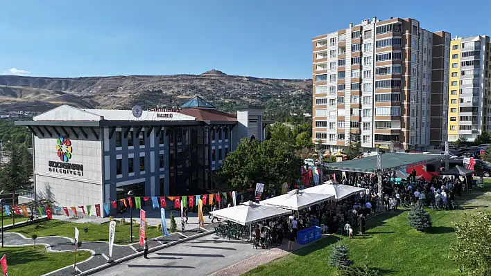 450 kişilik dev kütüphane hizmete açıldı