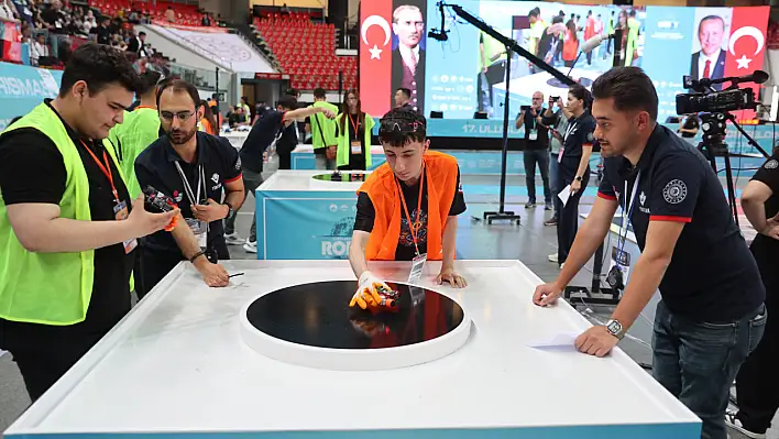 65 bin genç, teknoloji için yarıştı