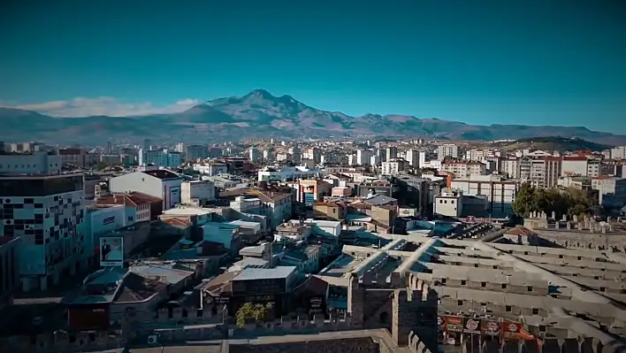 70 bin öğrencinin tercihi: Kayseri'de öğrenci olmak neden ayrıcalık? Başkan Büyükkılıç açıkladı!