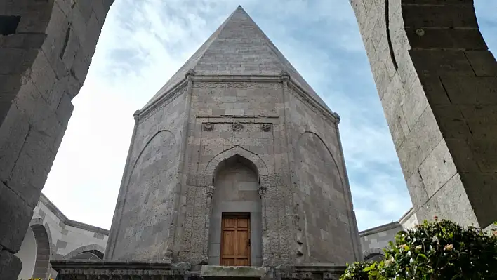 700 yıllık Köşk Medrese yeniden açılıyor