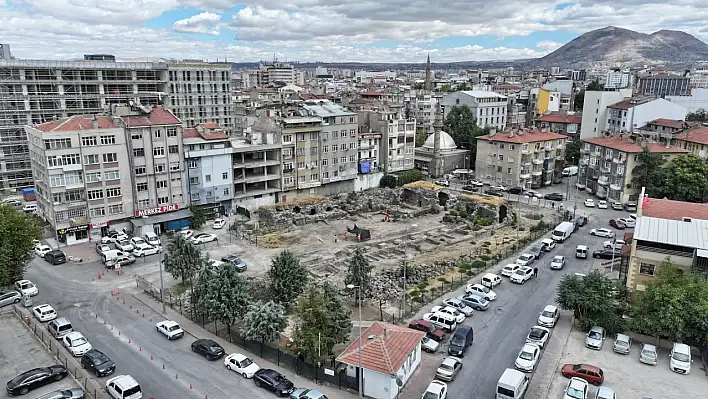 800 yıl sonra geri dönüyor: Kayseri'nin merkezinde toprağın altından medrese çıktı