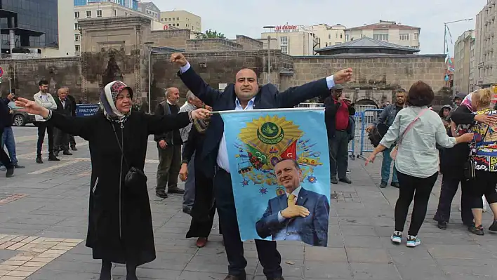 Kayseri'li vatandaş adağını yerine getirdi...