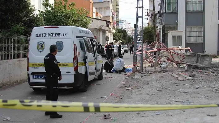 Demir iskele zemine çakıldı: Ölü ve yaralılar var