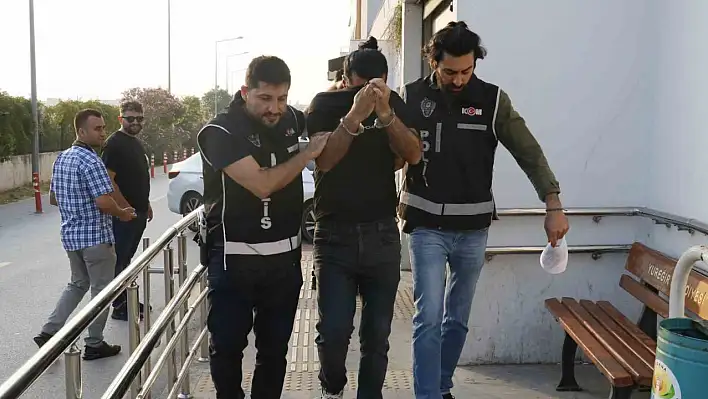 Adana'da dolandırıcılık ve uyuşturucu ticareti yapan şebekeye operasyon: 12 gözaltı kararı