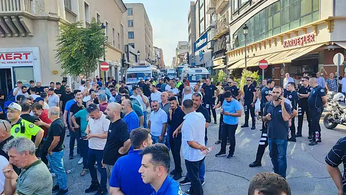 Dolmuş şoförleri kontak kapattı