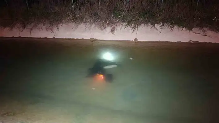Motor kanala düştü: Genç baba öldü, eşi ve oğlu yaralandı