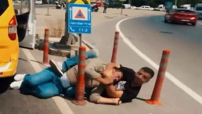 Adana'da sokak ortasında şoke eden kavga!