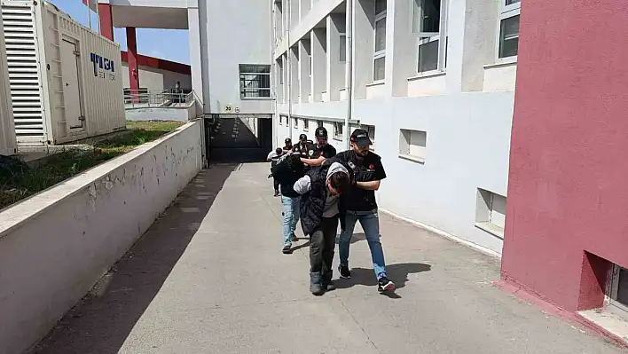 Kilolarca uyuşturucu ele geçirildi