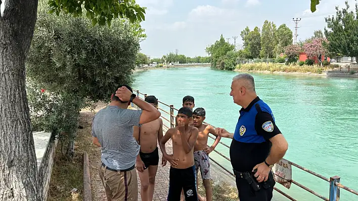 Adana'da polis gençleri uyardı!