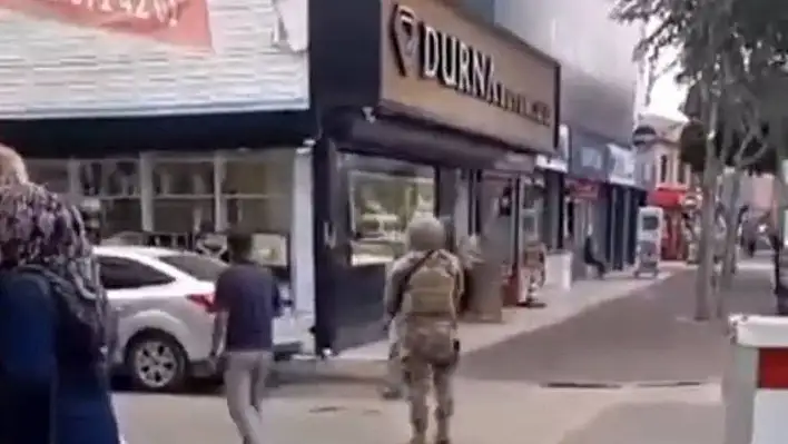 Adana'da korku dolu anlar! Özel hareket polisi bölgede