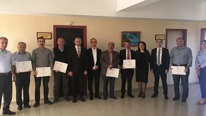 Adliye çalışanlarına Adalet Bakanı Gül'den plaket
