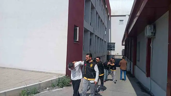 Ağabeyi sandı, kardeşini öldürdü!