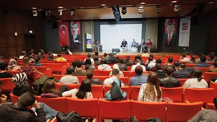 AGÜ'de, 'Engellilerin Günlük Yaşamlarında Karşılaştıkları Zorluklar' Konulu Panel