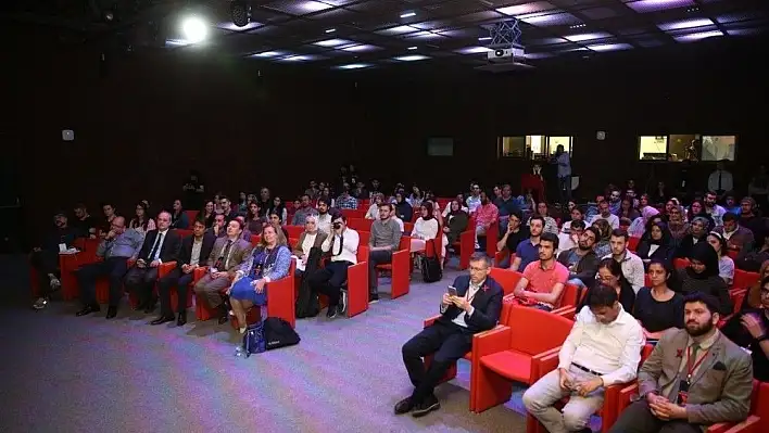 AGÜ'de TEDx Konferansları
