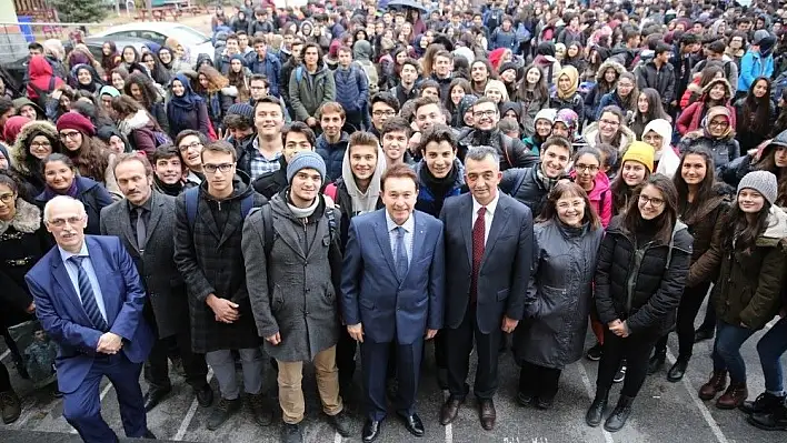 AGÜ'den köy okuluna destek