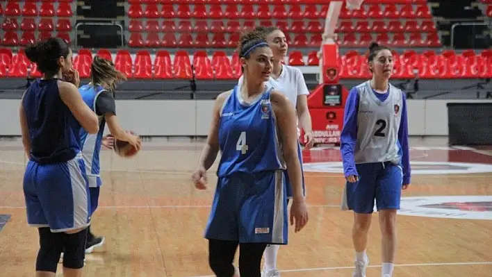 AGÜ Spor Başantrenörü Ayhan Avcı, 'Play-off şansımızı devam ettirmek istiyoruz'
