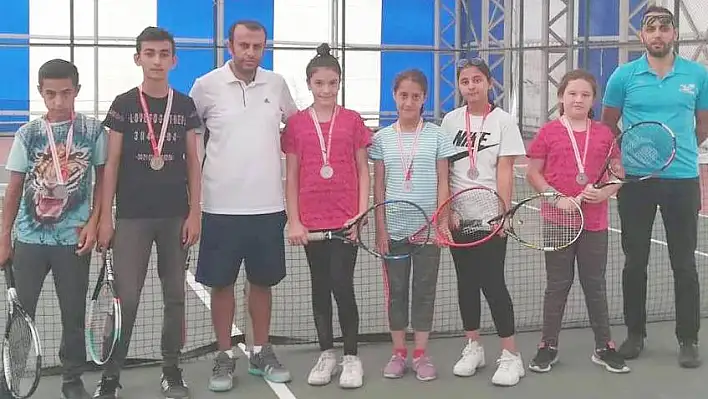 30 Ağustos Tenis Turnuvası Sona Erdi