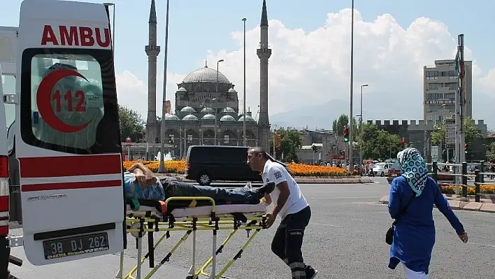 Yolun karşısına geçemedi