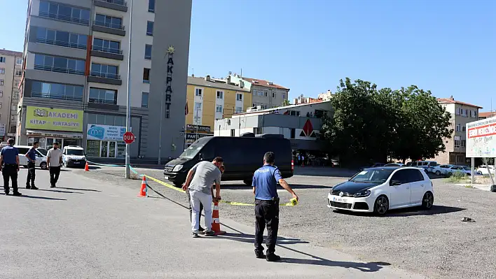 AK Parti binasında hareketli saatler! Polis alarma geçti