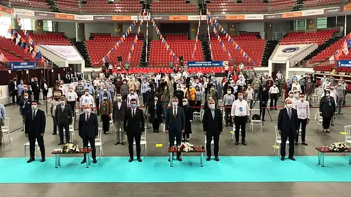 AK Parti`de ilk Başkan seçildi! 
