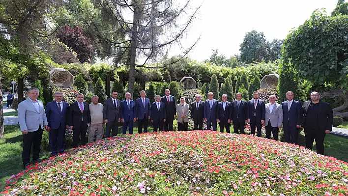 AK Parti'de merakla beklenen isimler Kayseri'ye geldi