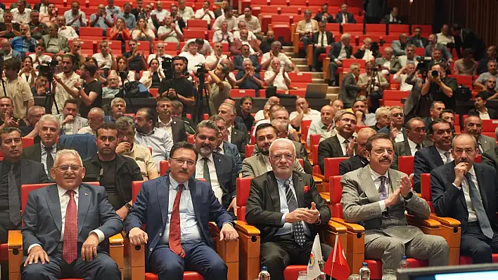 AK Parti'de yeniden işbaşı yaptı! Geri döndü