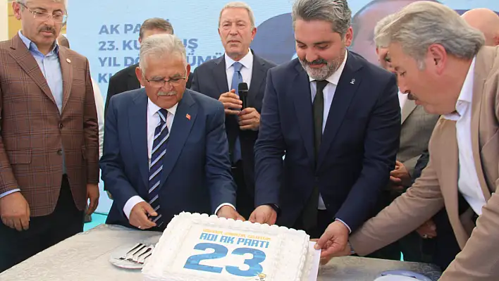 AK Parti Kayseri İl Başkanlığı'nda kutlama