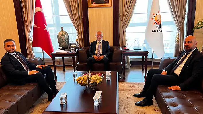AK Parti Kayseri il yönetimi Ankara'da ayrı takıldı!
