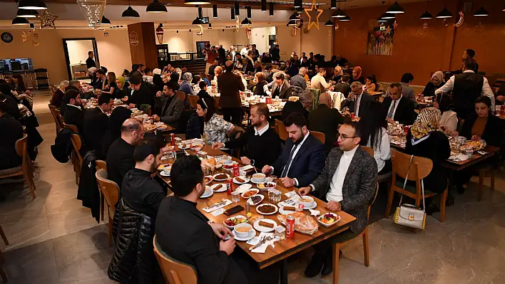 AK Parti Melikgazi Teşkilatı iftar sofrasında buluştu