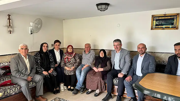 AK Parti'nin en yaşlı üyesine özel ziyaret