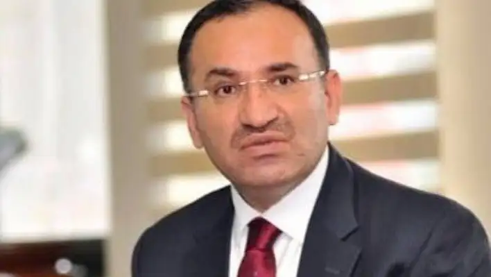 AK Partili Bekir Bozdağ dan Danıştayın andımız kararına tepki