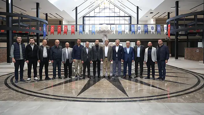 AK Partililer Çarşı Melikgazi'yi ziyaret etti