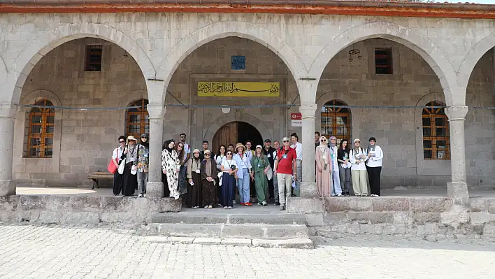 Akademisyenler ve öğrenciler Develi'de bakın ne yaptılar!