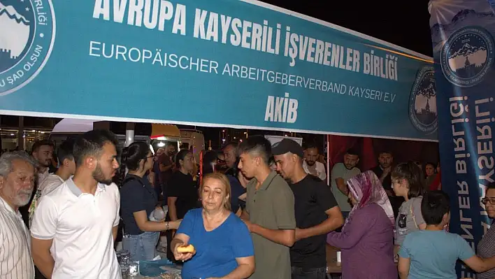 AKİB'in 15 Temmuz sergisi yoğun ilgi gördü