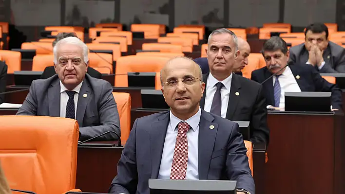 'AKP'nin bütçesinde emekli yok, öğle yemeği isteyen ilkokul öğrencileri yok!'