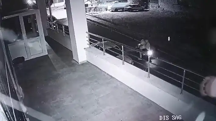 Akşam saatlerinde oto yıkama dükkanına kurşun yağdırdılar!