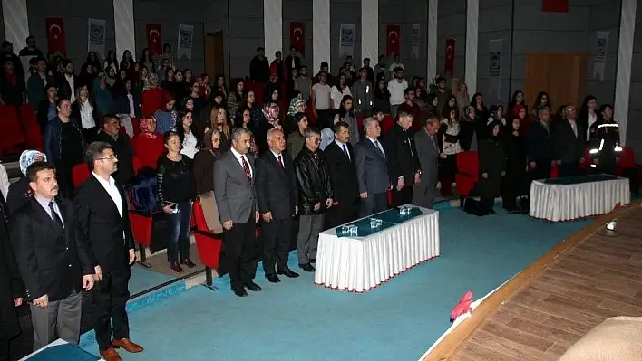 Akşam Sanat Okulu öğrencileri Çanakkale Şehitleri'ni andı