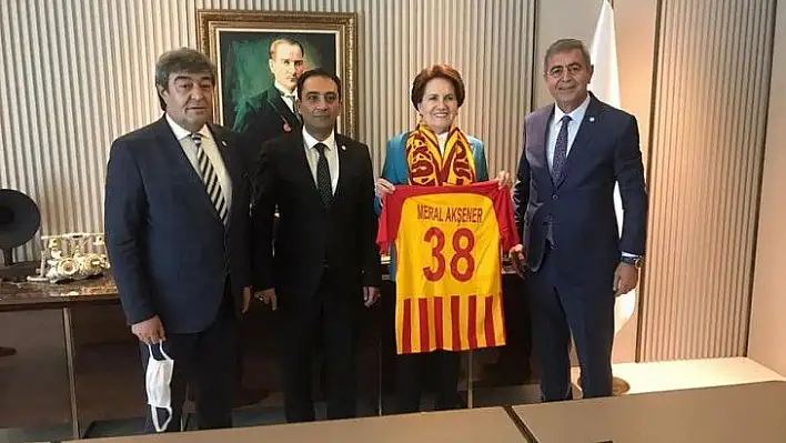 Akşener'den, Kayseri selamı!