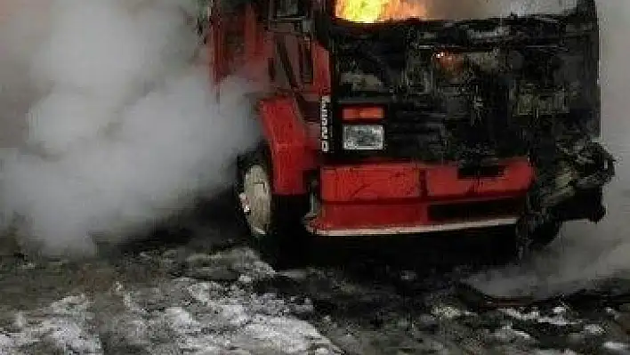 Alevlere teslim olan kamyon kullanılamaz hale geldi
