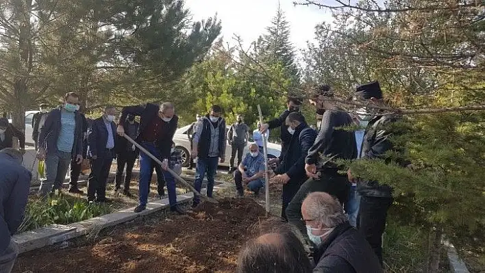 Anne Alkan son yolculuğuna uğurlandı