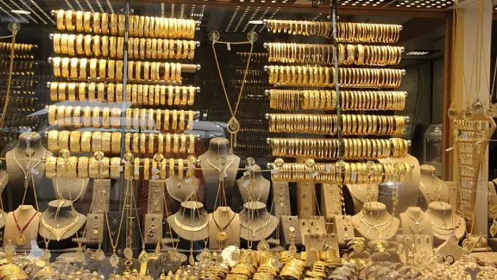 Altın fiyatları hafta sonuna nasıl başladı?
