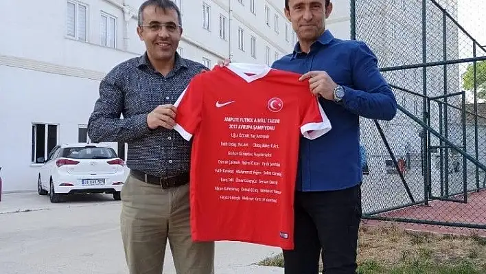 Ampute Milli Futbol Takımına anlamlı ziyaret