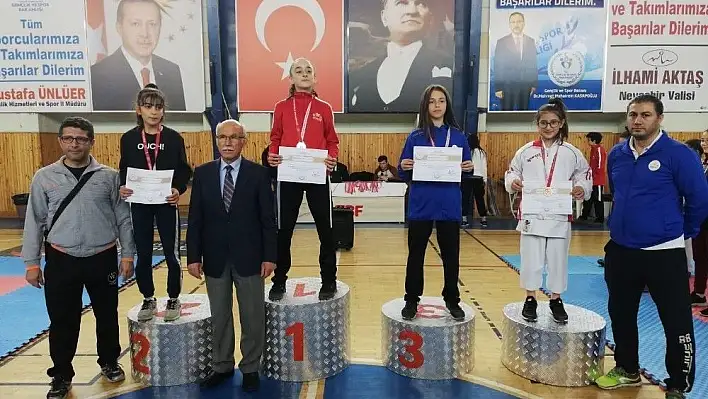 Analig'de karate takımları finale yükseldi