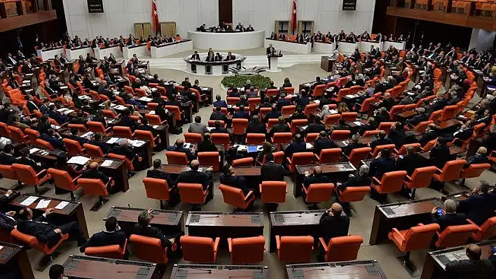Anayasa görüşmelerinde 5.madde de kabul edildi