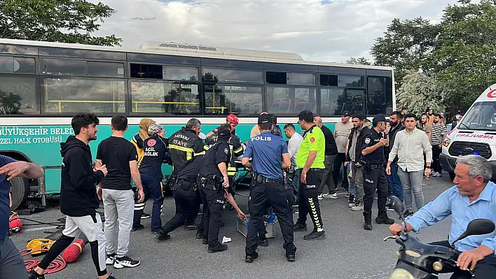 Annenin öldüğü, oğlunun yaralandığı kazanın görüntüleri ortaya çıktı