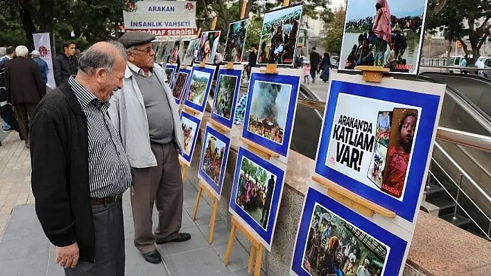 Arakan'daki katliamı fotoğraf sergisi ile gösterdiler
