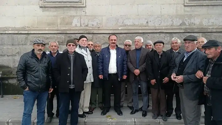 Argıncık Mahalle Muhtarı Ömer Elvan: 'Cenaze yemekleri insanları zor durumda bıraktığı için kaldıracağız'
